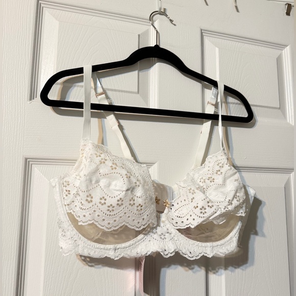 Savage X Fenty Other - Lace Underwire Bra in White - SXF